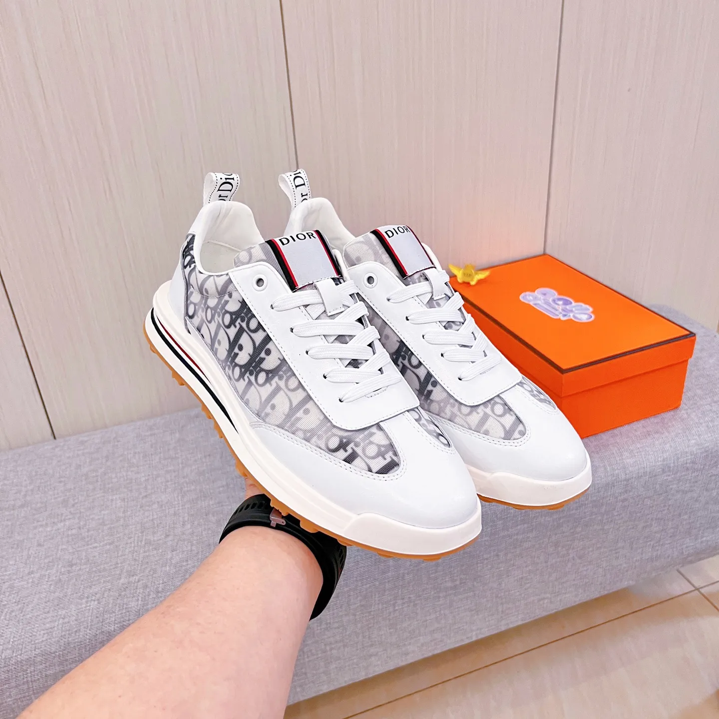 🚘🚘Factory batch 440 men's shoes💰[Dior]🔥Men's high-end brand of shoes official website 1:1 latest masterpiece: the upper is made of Italian imported first-layer cowhide with a comfortable and breathable lining➕original non-slip and wear-resistant outsole🔥, making walking more convenient and comfortable! An exclusive new model, a stunning work, a beautiful 1:1 replica [color] compared to the official quality! Create a fashionable personality to set off your uniqueness! A must-have for trendy men! Classic🔥Size: 38-44 Color: 🔥Multiple colors available🔥.